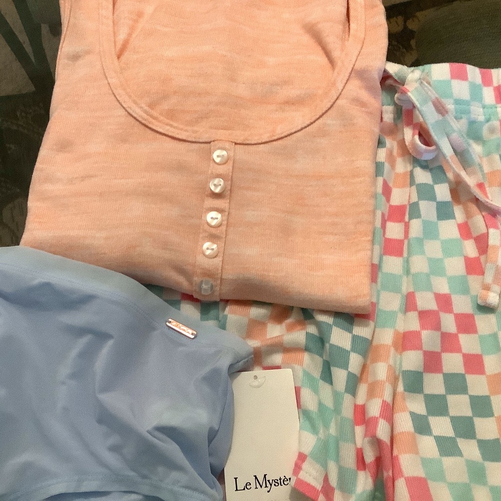 K.I.K.I.T cozy sleep bundle with pretty panty. top  M, shorts L, panty L/Xl